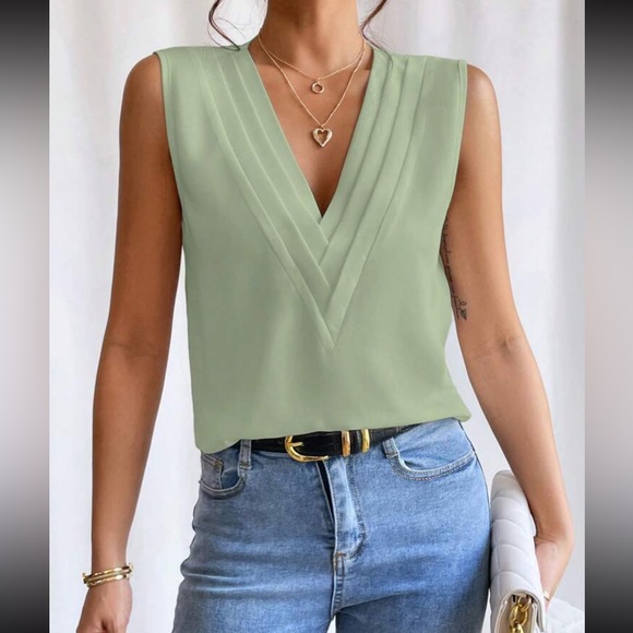 Luxe V neck blouse - Picture 11 of 15